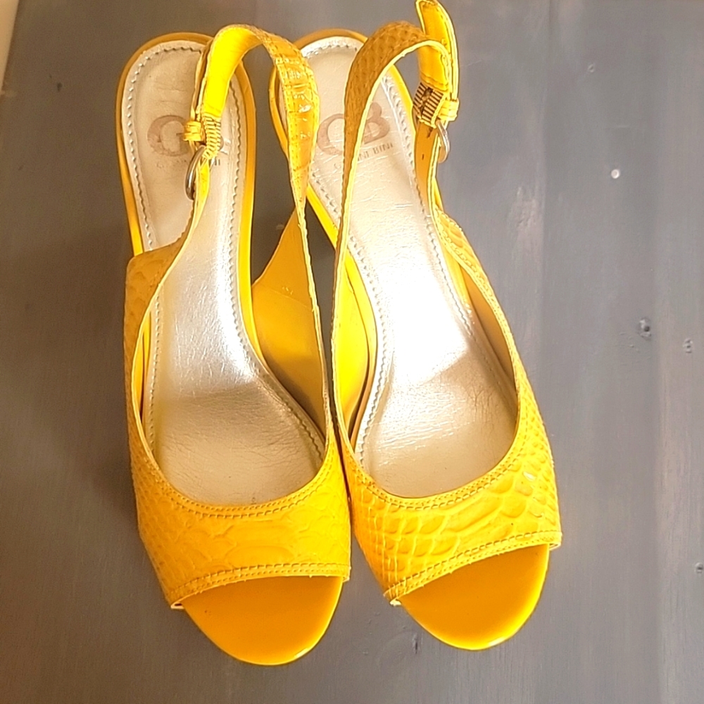 Gianni Bini Yellow Slingback Peep-Toe Heels